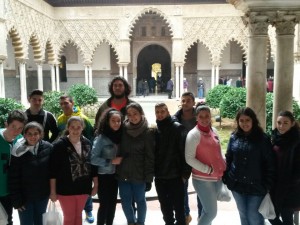 2º ESO Y 2º BACHILLERATO UNIDOS PARA VISITAR EL ALCÁZAR.