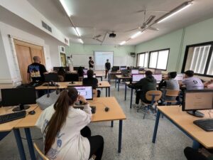 Actividad de STEAM (CIMA): Análisis de Tendencias en Redes Sociales usando Big Data y Pensamiento Computacional